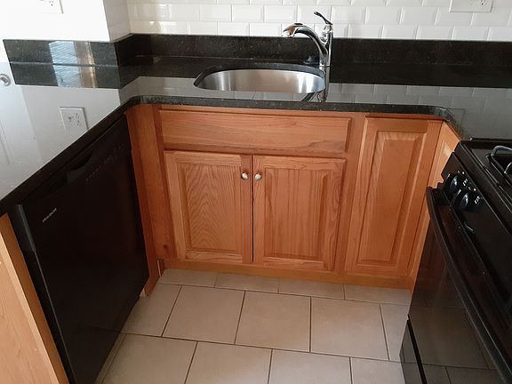 4th image of 78 Decatur St APT 1L