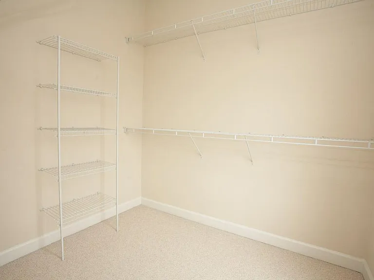 560 Odendhal Ave — Photo 19