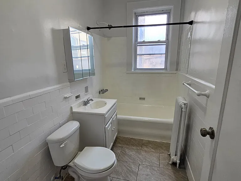 790 Clinton Ave #2D — Photo 3