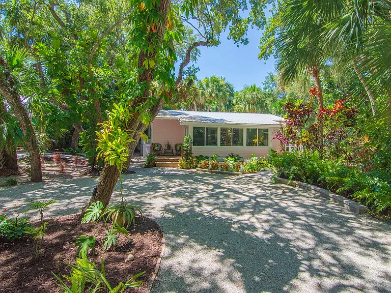 1930 W Shell Ln — Photo 21