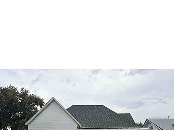 605 W Page St, Vandalia, MO 63382
