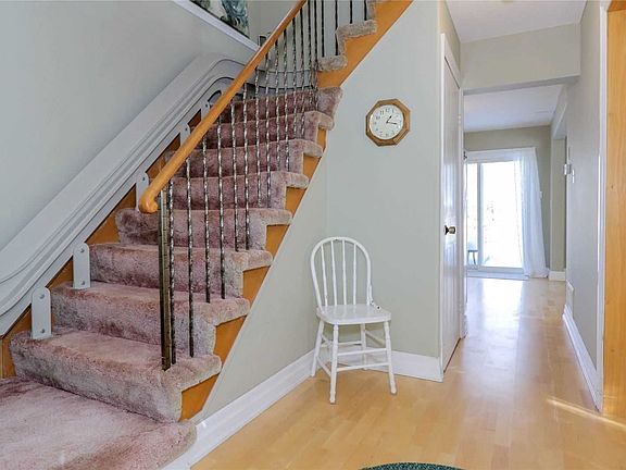 4th image of 85 Garden Dr