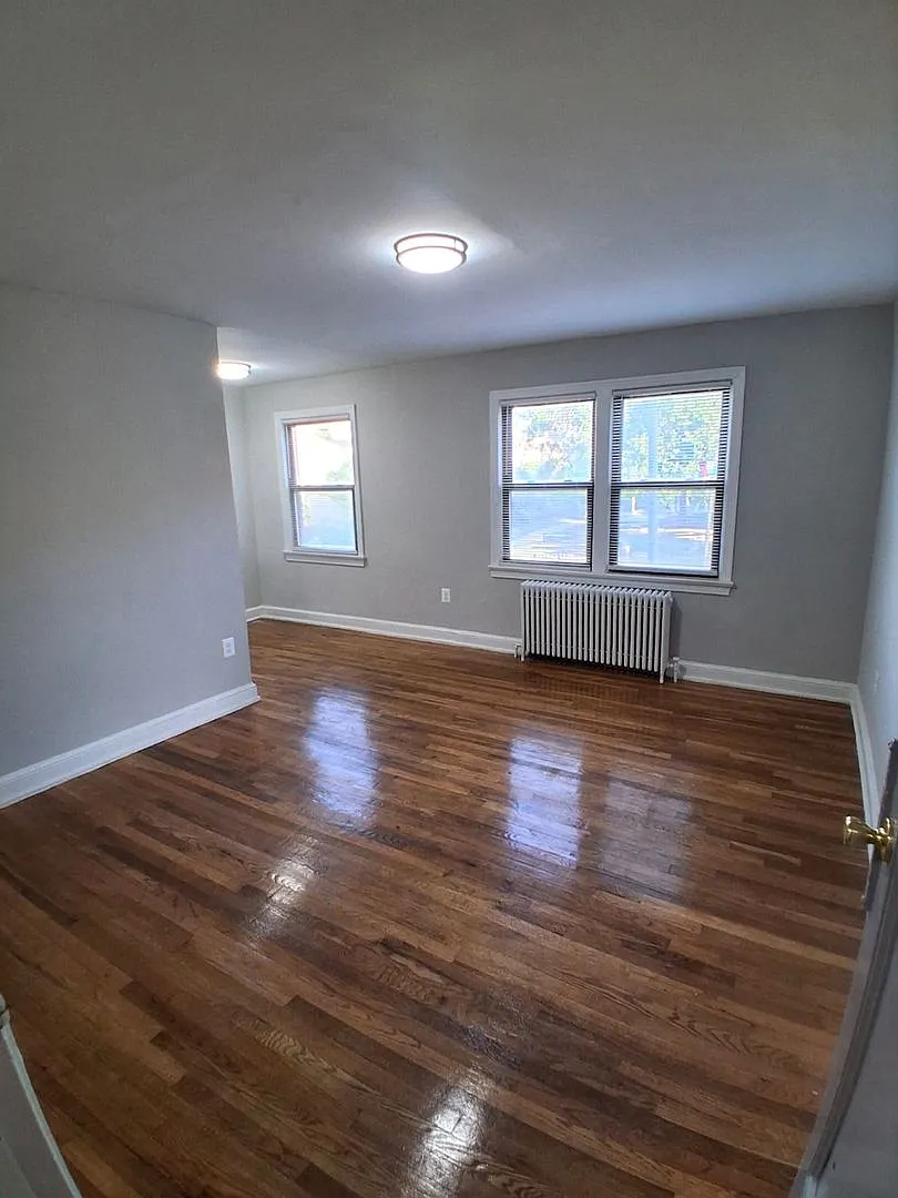 1266 Morse St Ne — Photo 3