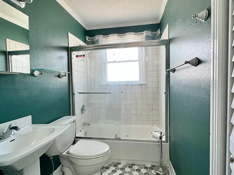 Full view of Hall bath.