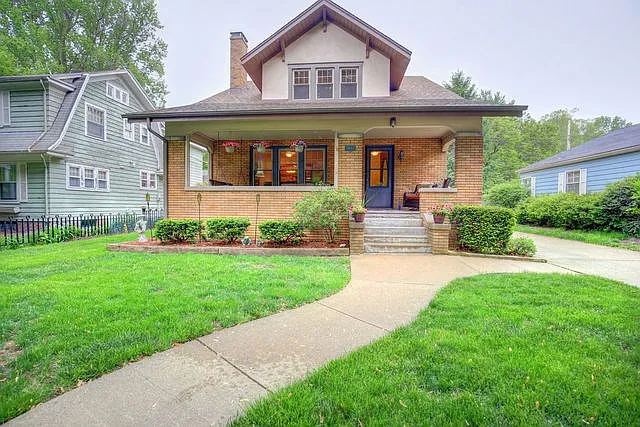 1003 W White St photo 1