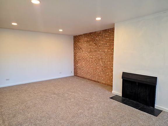 3rd image of 5950 Oakwood Dr APT 2D