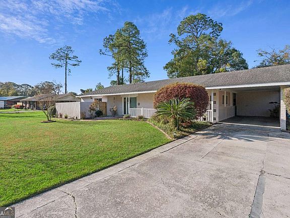 2nd image of 2820 Wildwood Dr