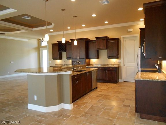 4th image of 2309 SW 40th Terrace Cpe