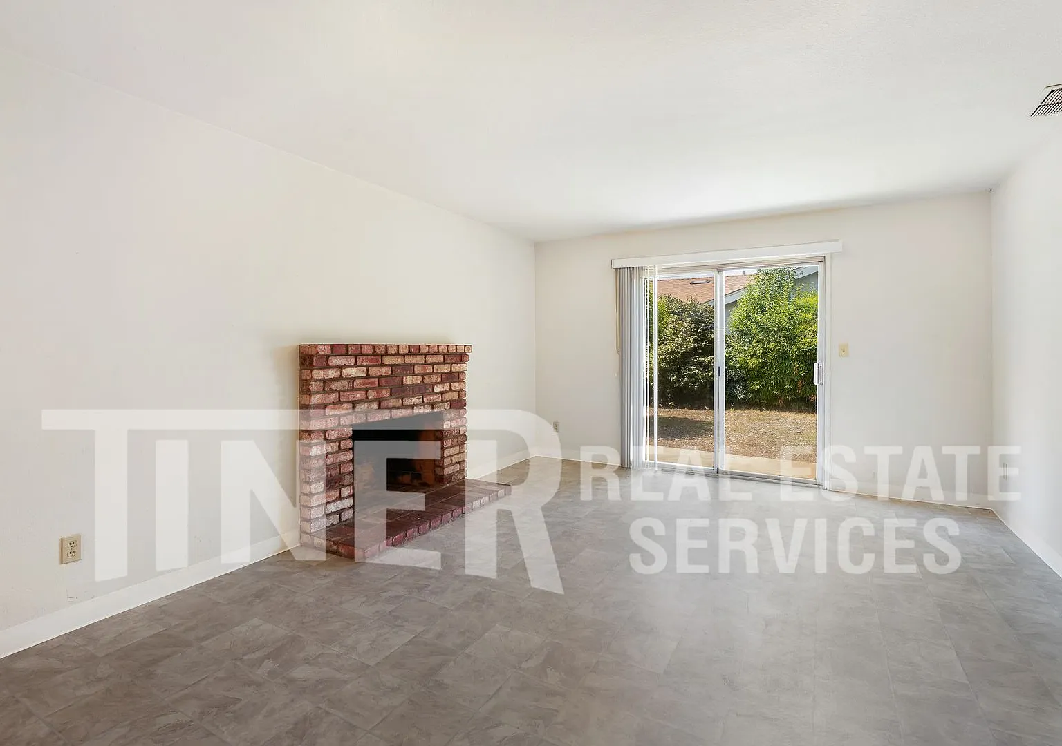 3000 Nikol Street - TIER 2 — Photo 2