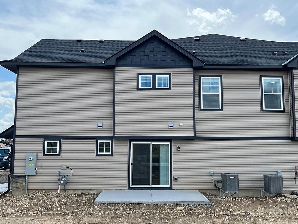 Side of the house, Patio and green space