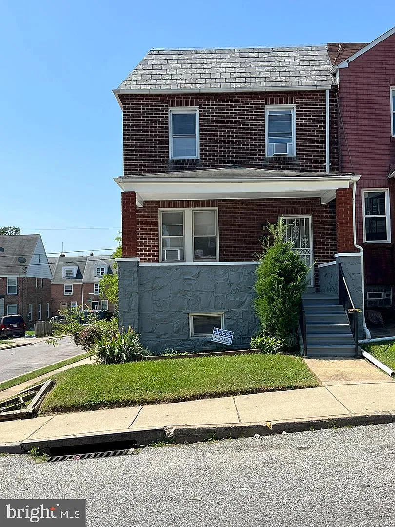 5 bed, 3.0 bath, 2120 sqft, $2,500 — Photo 2