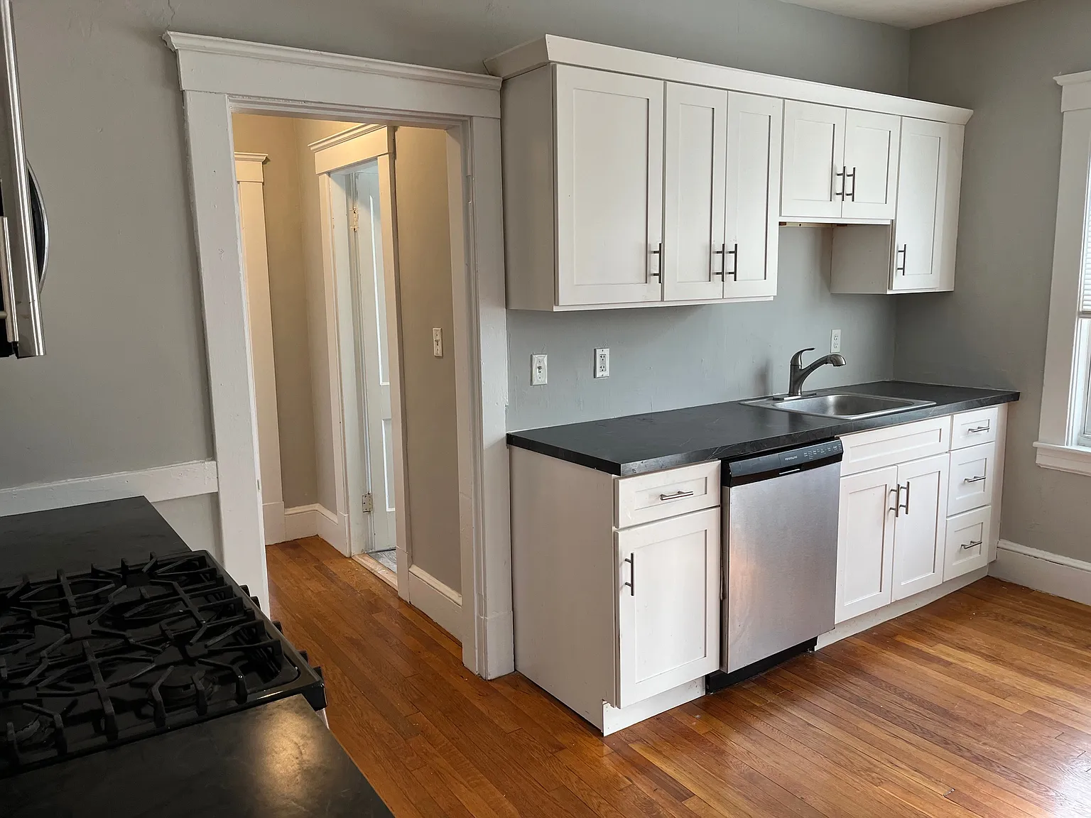 2 bed, 800 sqft, $2,350 — Photo 2