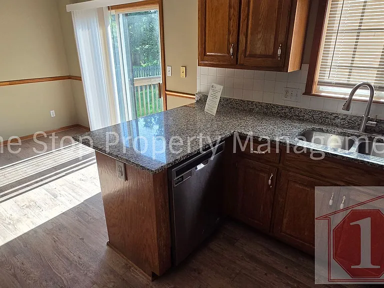 16002 Harold Dr — Photo 11