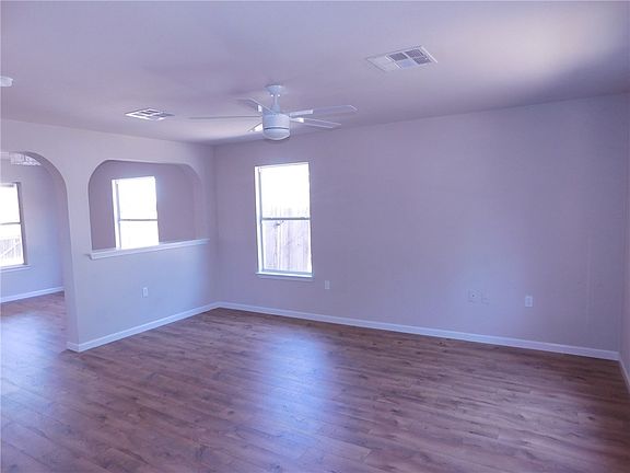 4th image of 11816 Lima Dr