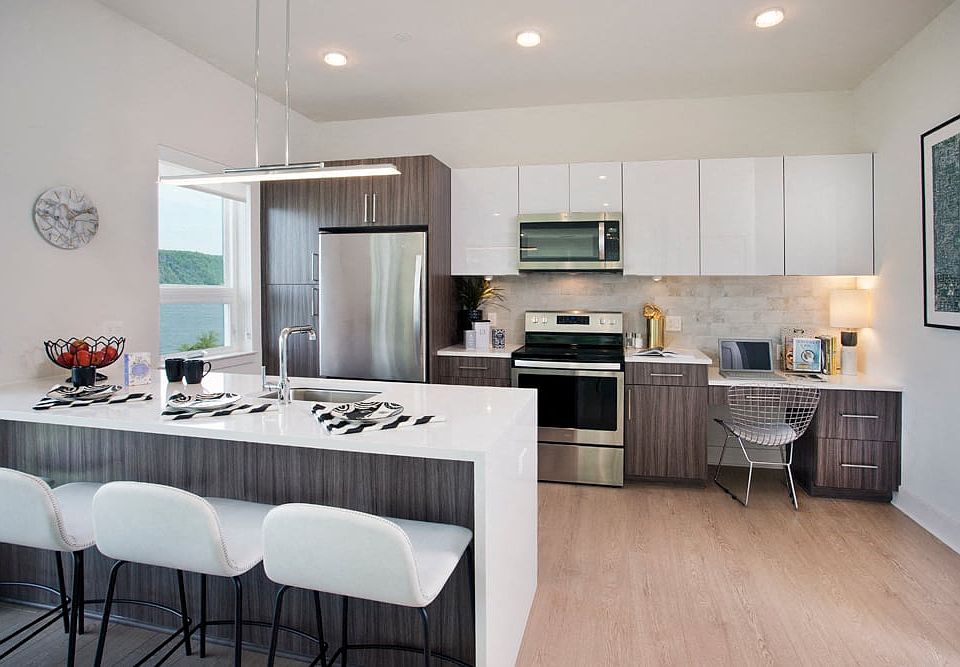 A luxury kitchen at 1177 @Greystone in Yonkers, NY