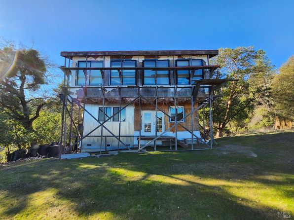 6851 Third Gate Rd, Willits, CA 95490
