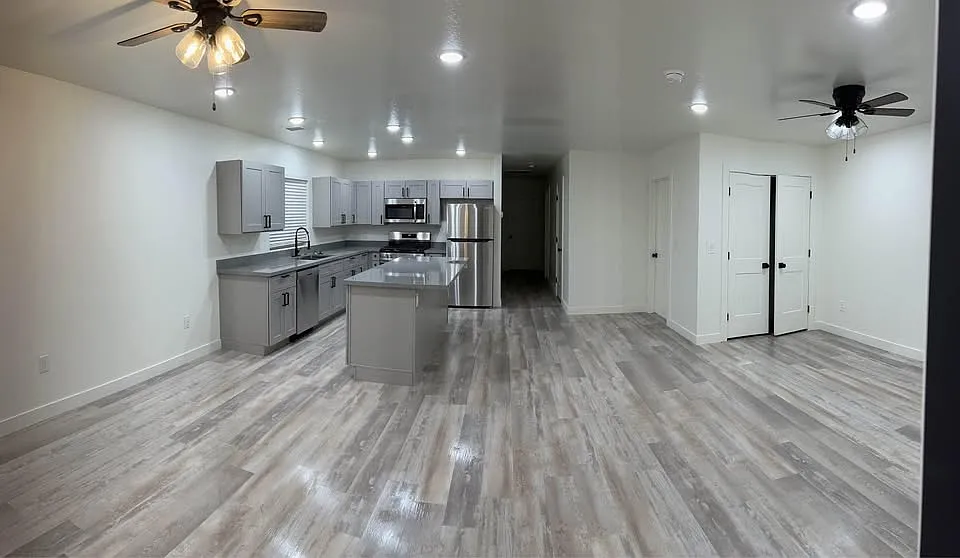 Open concept - 830 W Capps Dr #6