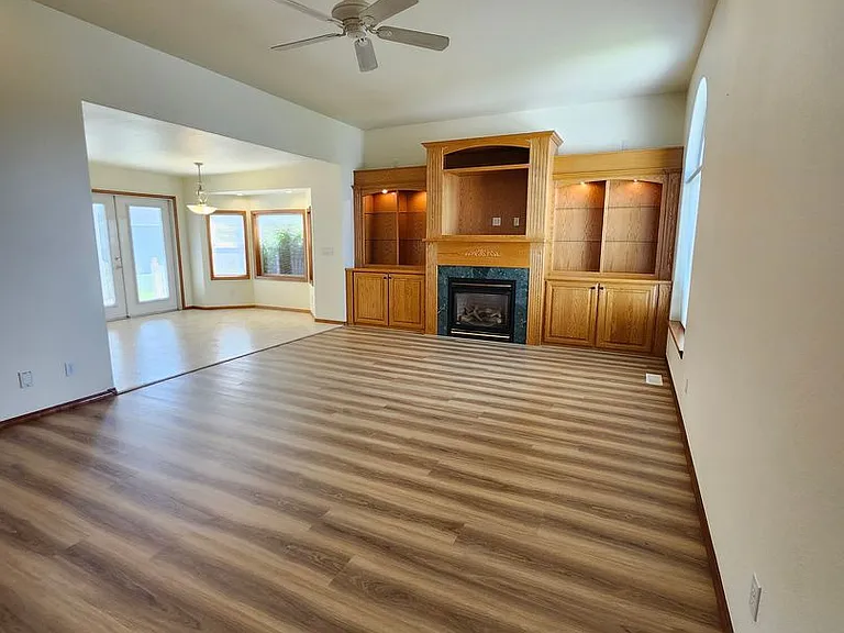 106 Prestwick Ln — Photo 15
