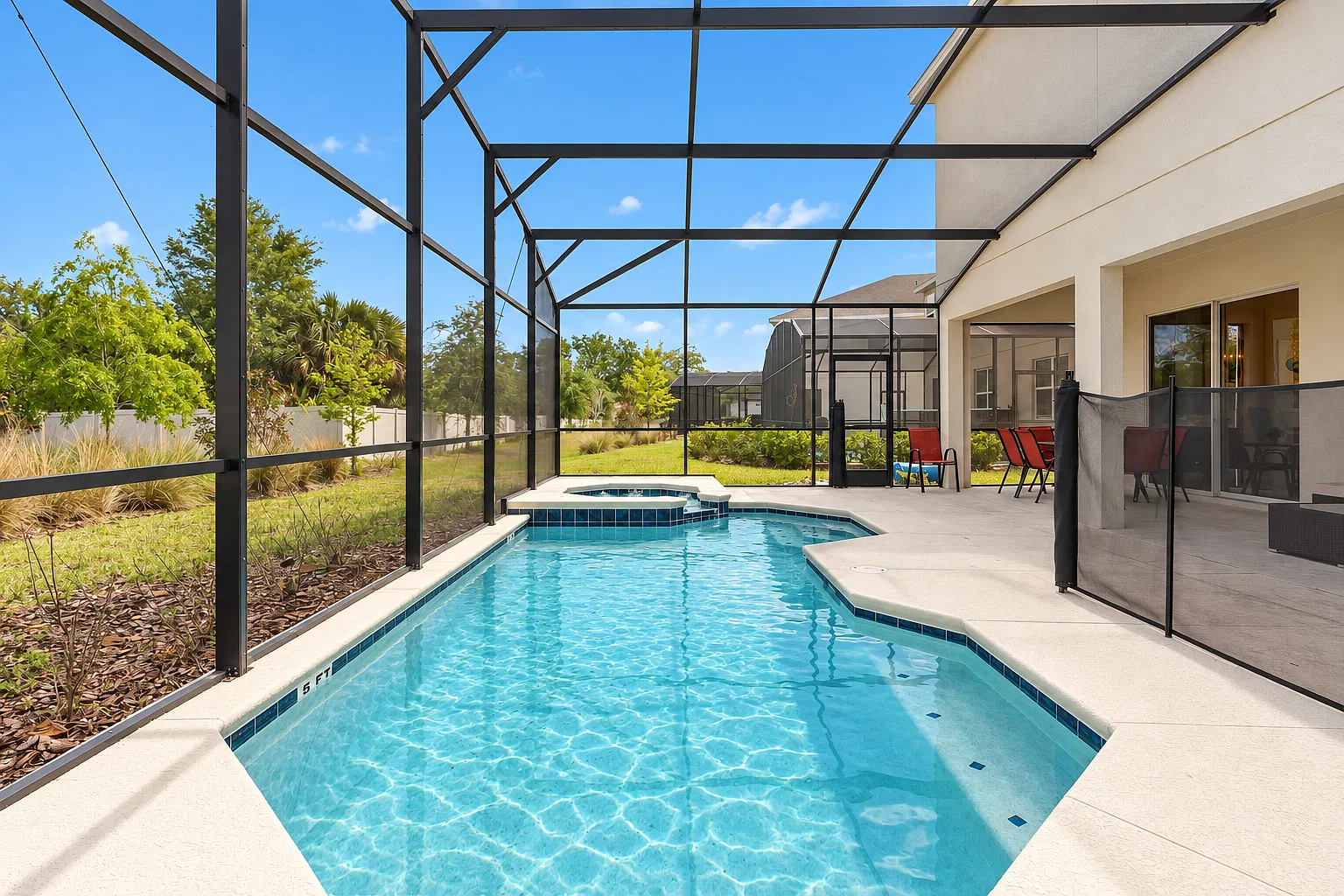 12 bed, 4800 sqft, $1,000 — Photo 3