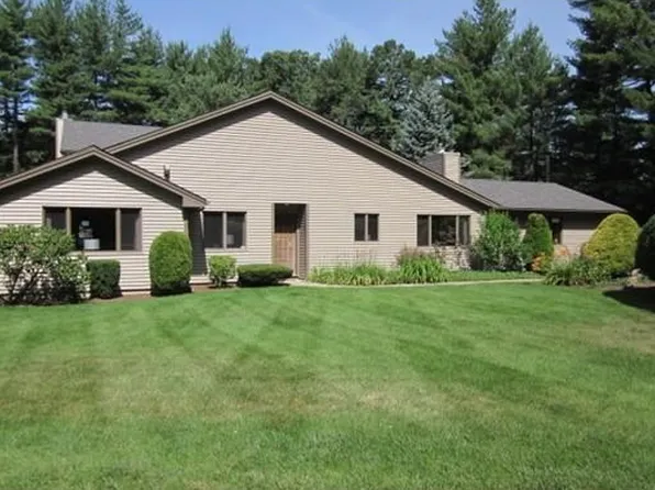 929 Shaker Rd APT 1, Westfield, MA 01085