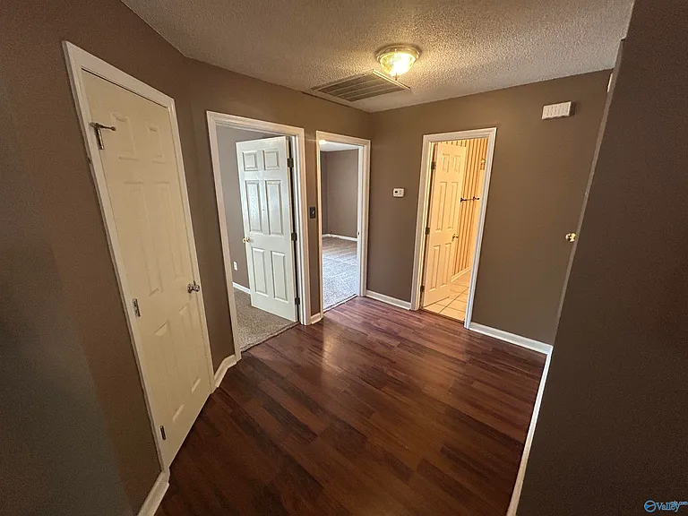 111 Sunnyfield Dr — Photo 8