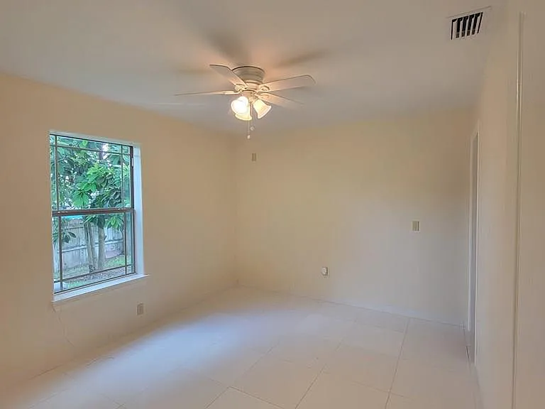 115 Lindsey Ln #C — Photo 5