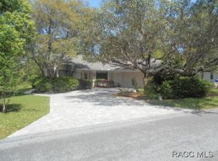 16 Mayten Ct W, Homosassa, FL 34446