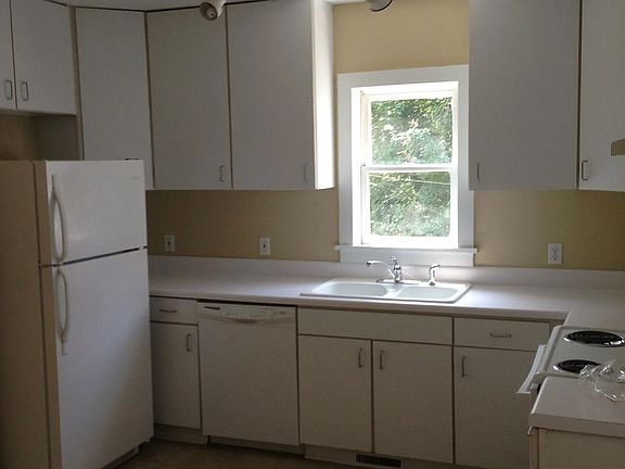 3rd image of 516 S Merritt Mill Rd