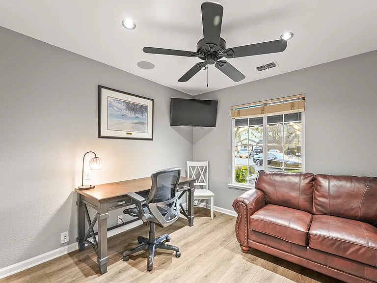Montara Dr — Photo 22