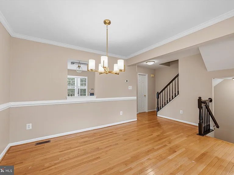 706 Vanderbilt Ter SE — Photo 6
