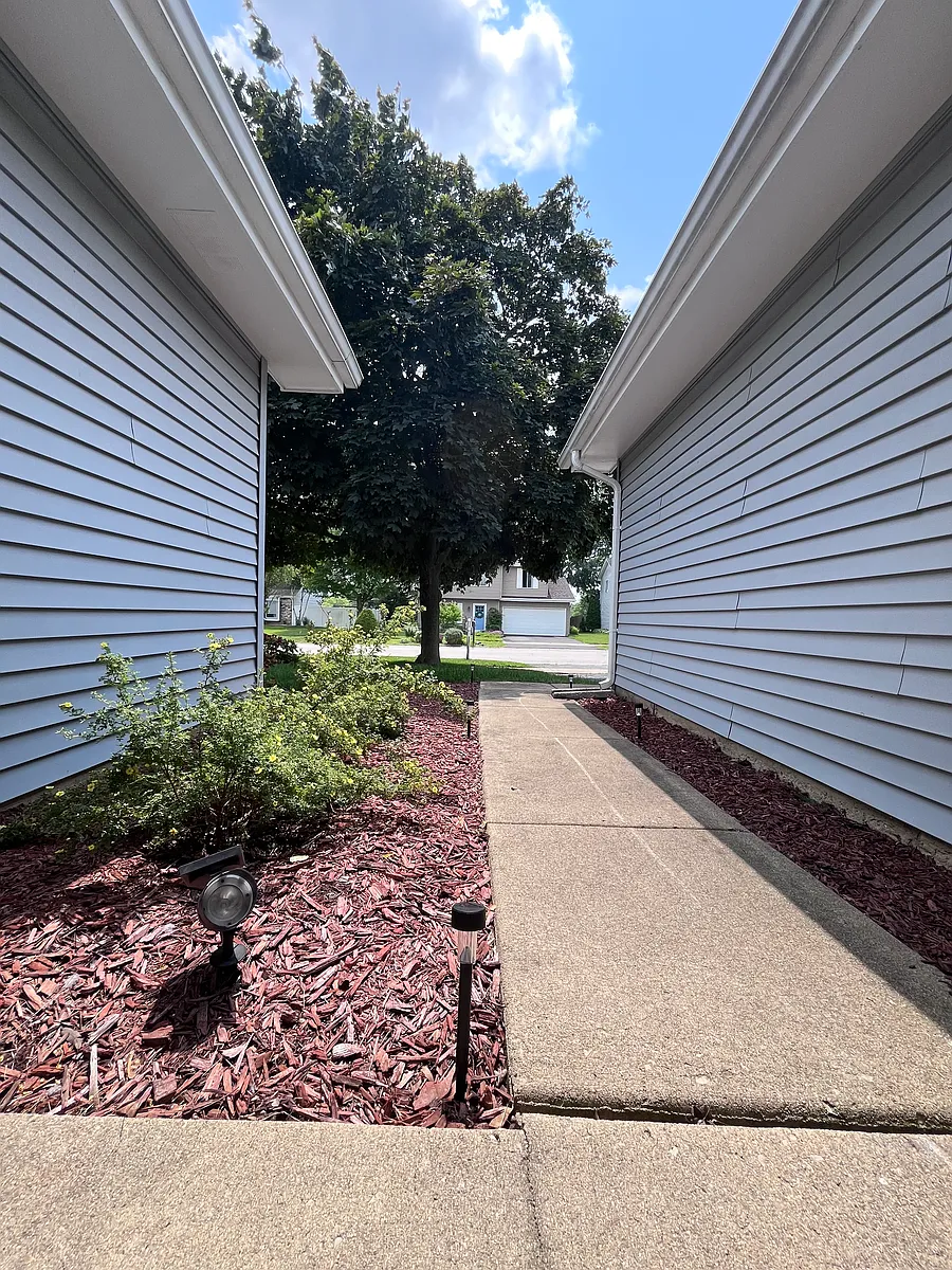 Building Photo - 1185 Camden Ln