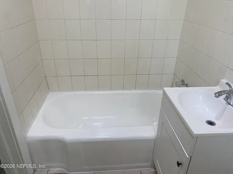 2854 Wickwire St — Photo 10