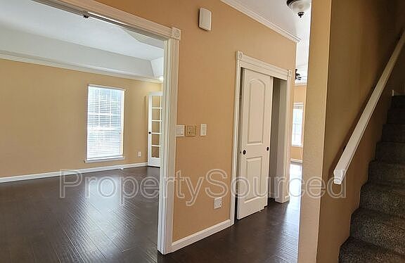 4th image of 5054 E Eastview Dr