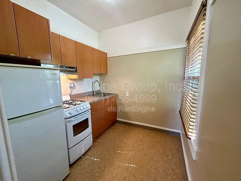 2256 NW Overton St #7 — Photo 6