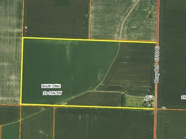 26521 Bray Rd, Carlinville, IL 62626