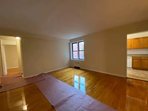 140-18 Burden Crescent image 2 of 8