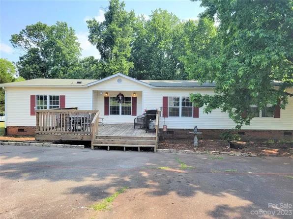 806 Hughes St SW, Valdese, NC 28690