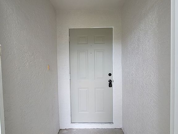 3rd image of 545 SE 6th Ter