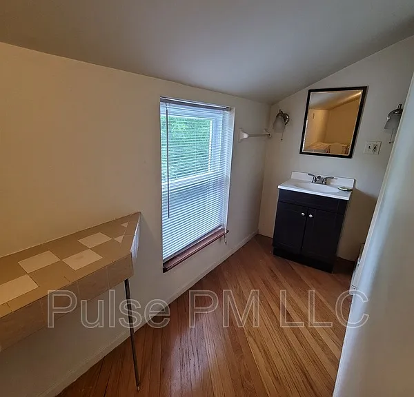 816 Montague Rd #U1 — Photo 13