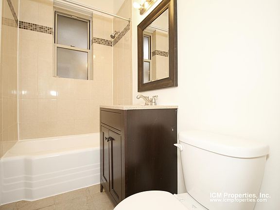 4th image of 1613 W Berteau Ave #2R