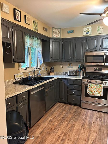 3rd image of 7 Fremont Lane