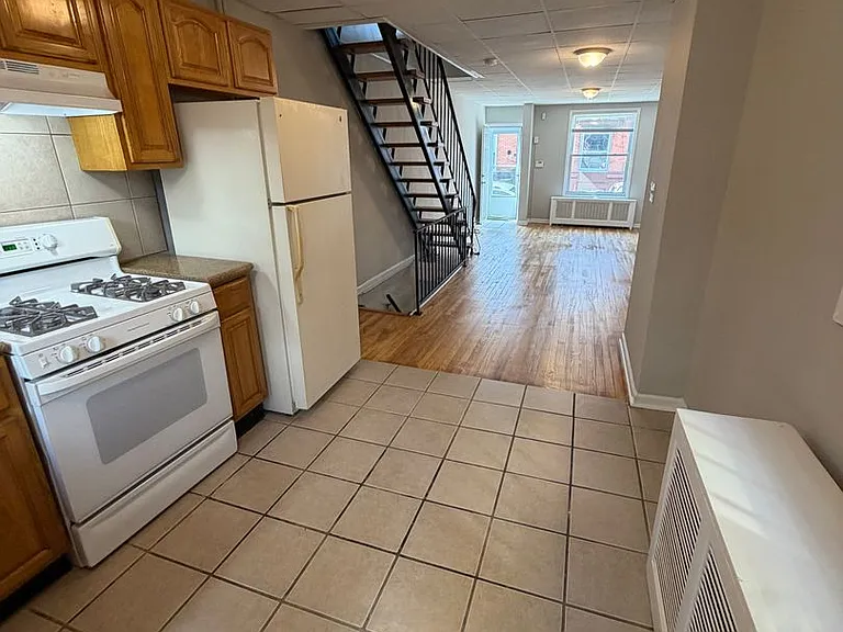 2059 Mercy St — Photo 12