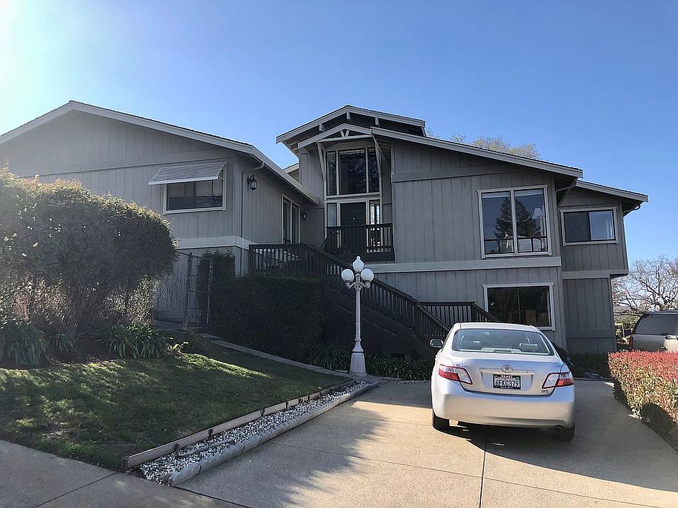 2nd image of 5550 Merritt Dr