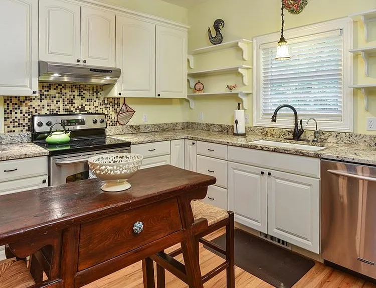 58 Old Spring Dr — Photo 7