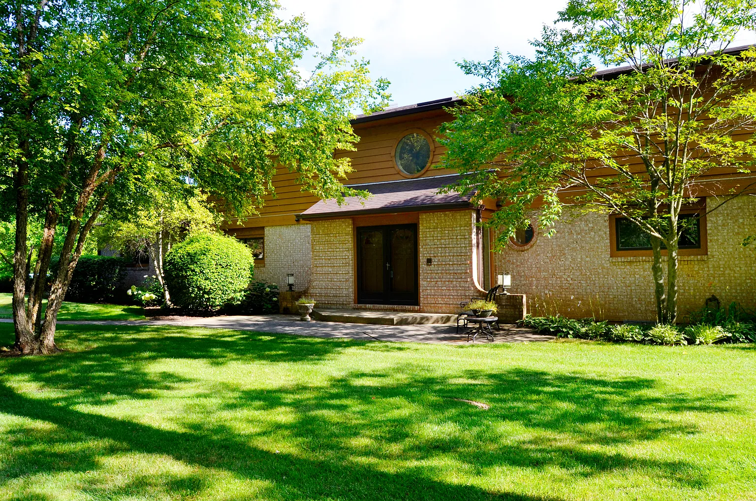 2960 Riverwoods Rd photo 1