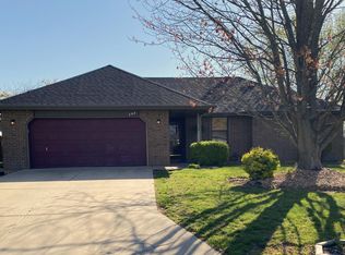 702 S Pinewood Ln, Nixa, MO 65714