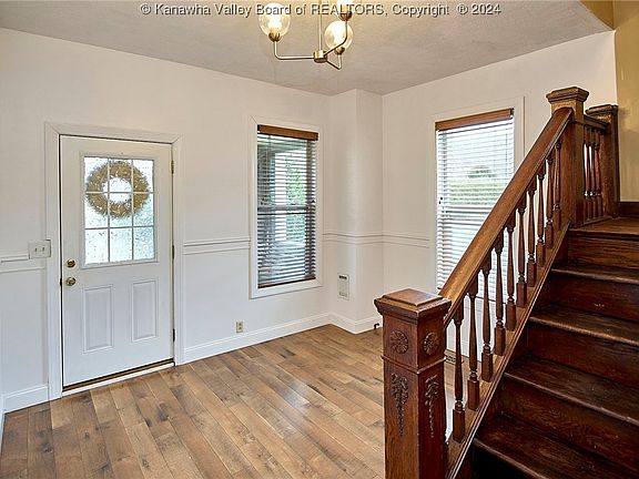 3rd image of 220 Koontz Ave