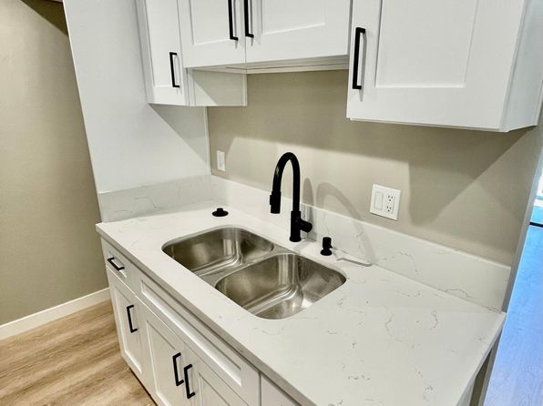 2022 Eleanore Dr #203