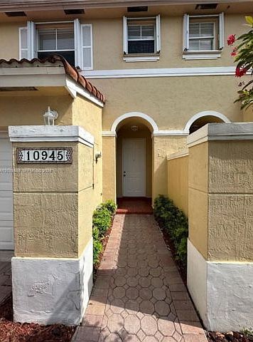 1st image of 10945 NW 43rd Ln