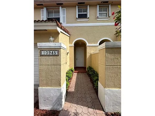 10945 NW 43rd Ln Photo 1